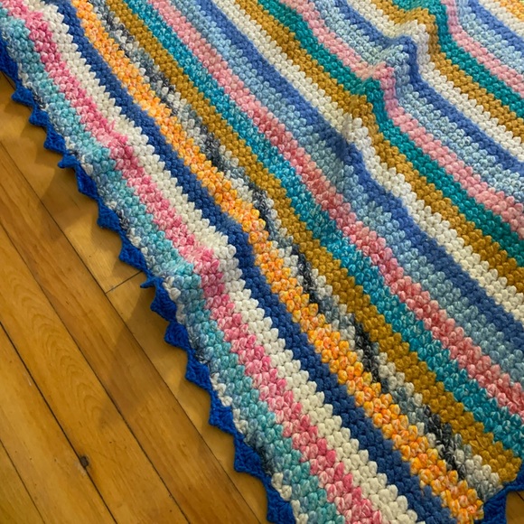 Vintage hand made crochet king size bed cover - Picture 6 of 11